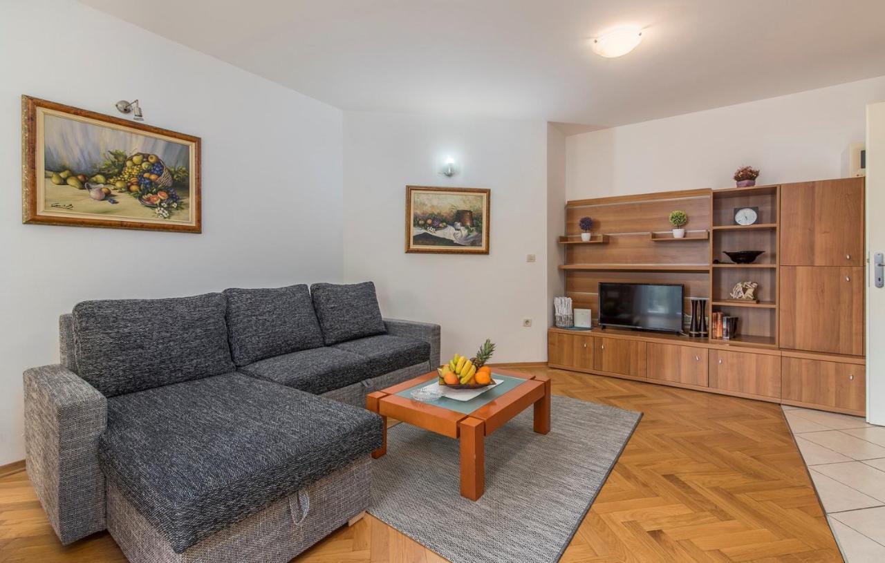 Apartment Amela Пореч Екстериор снимка