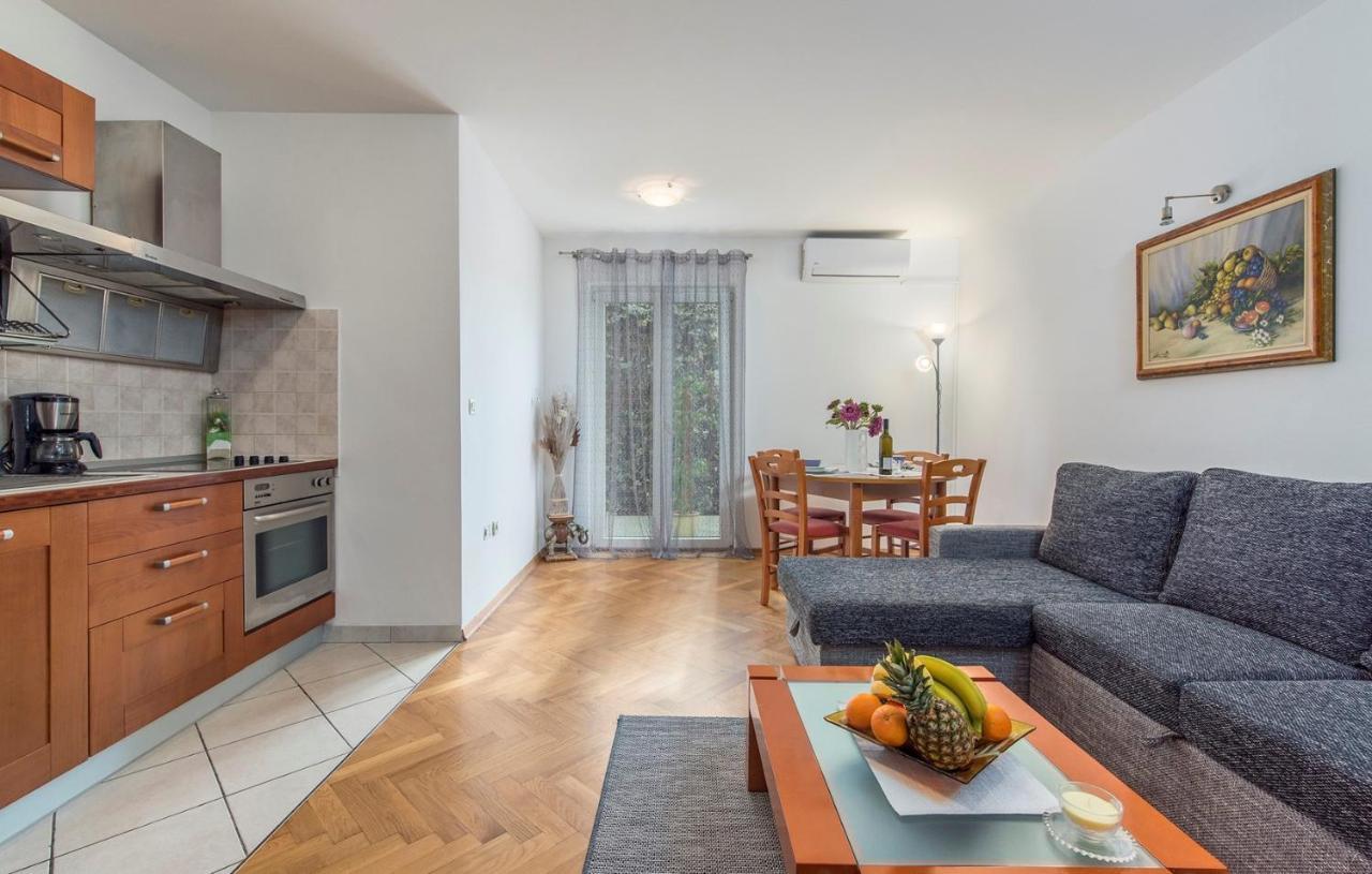 Apartment Amela Пореч Екстериор снимка
